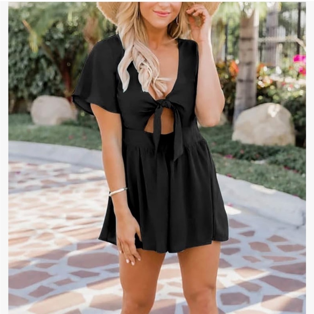 NWOT Black Aoysky Romper, Loose Tie Front, V Neck, Wide Leg. Size Small